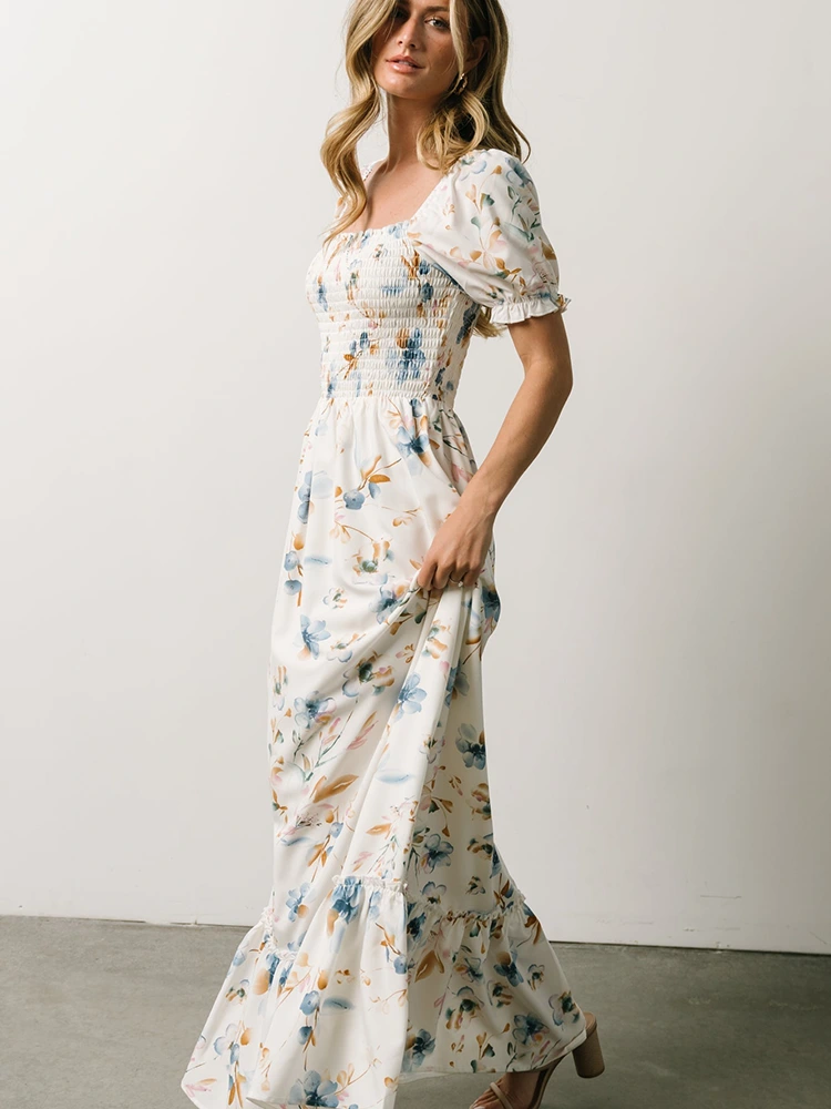 Robe longue imprimée plissée à col carré